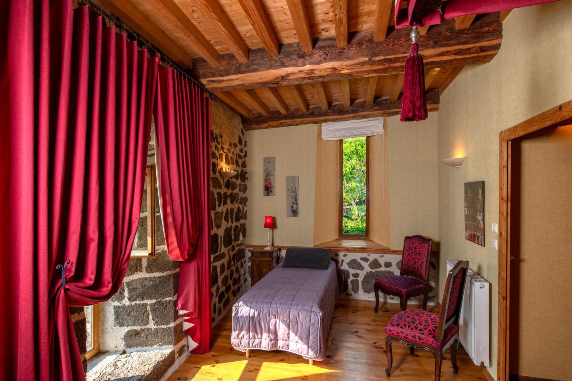Chambre D'Hotes Et Gites Du Tapissier Polignac  Luaran gambar